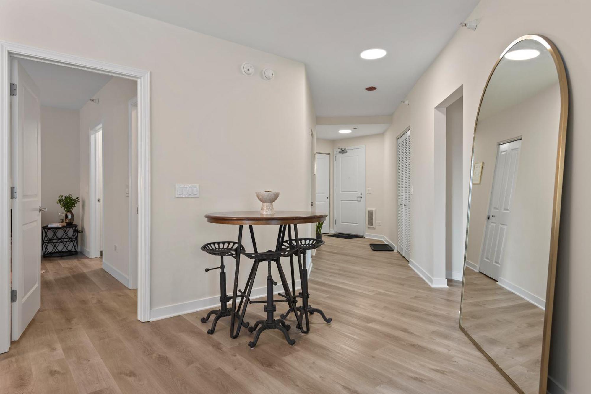 The Bernardin Gold Coast Luxury Apartments Near Magnificent Mile Chicago Exterior foto