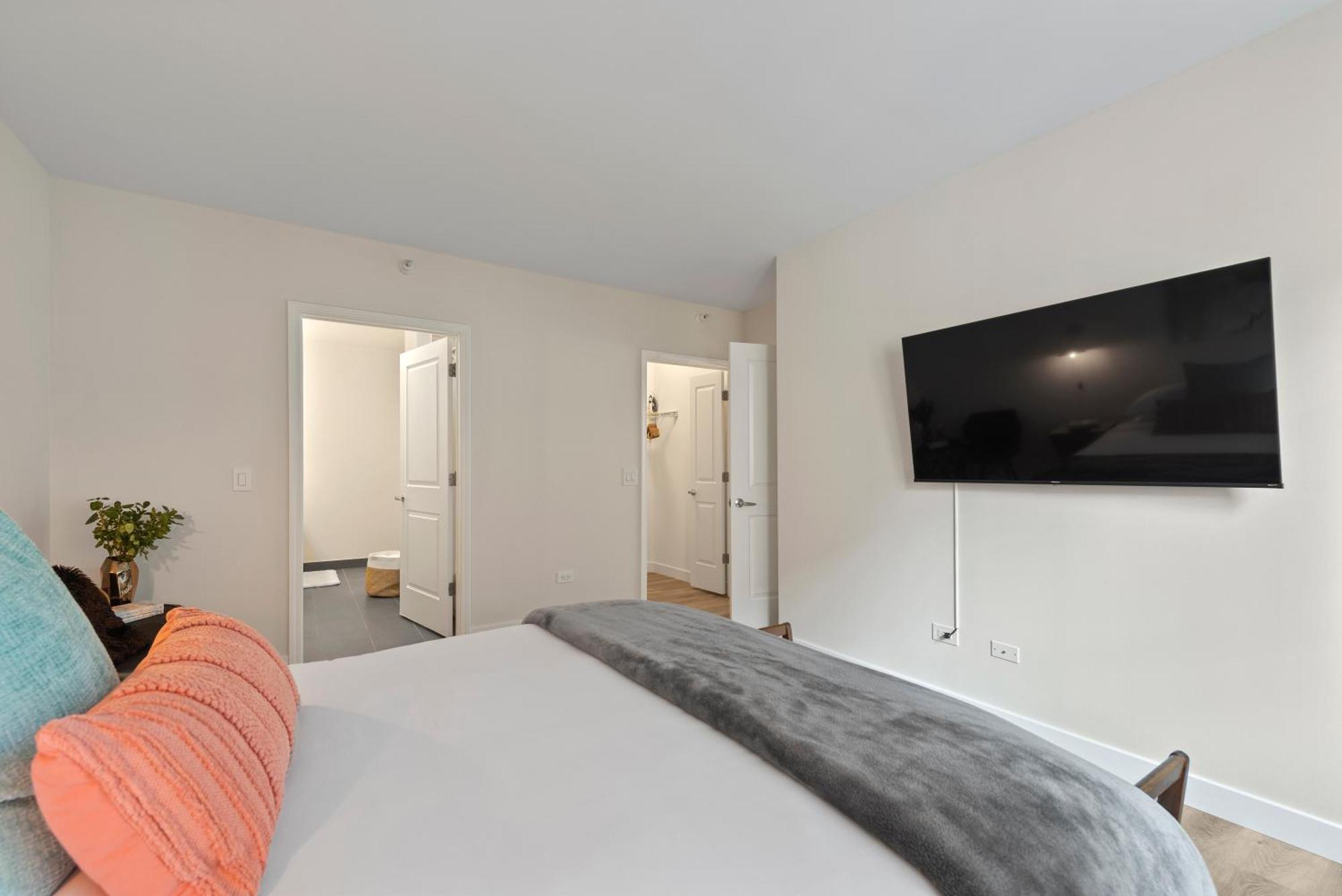 The Bernardin Gold Coast Luxury Apartments Near Magnificent Mile Chicago Exterior foto