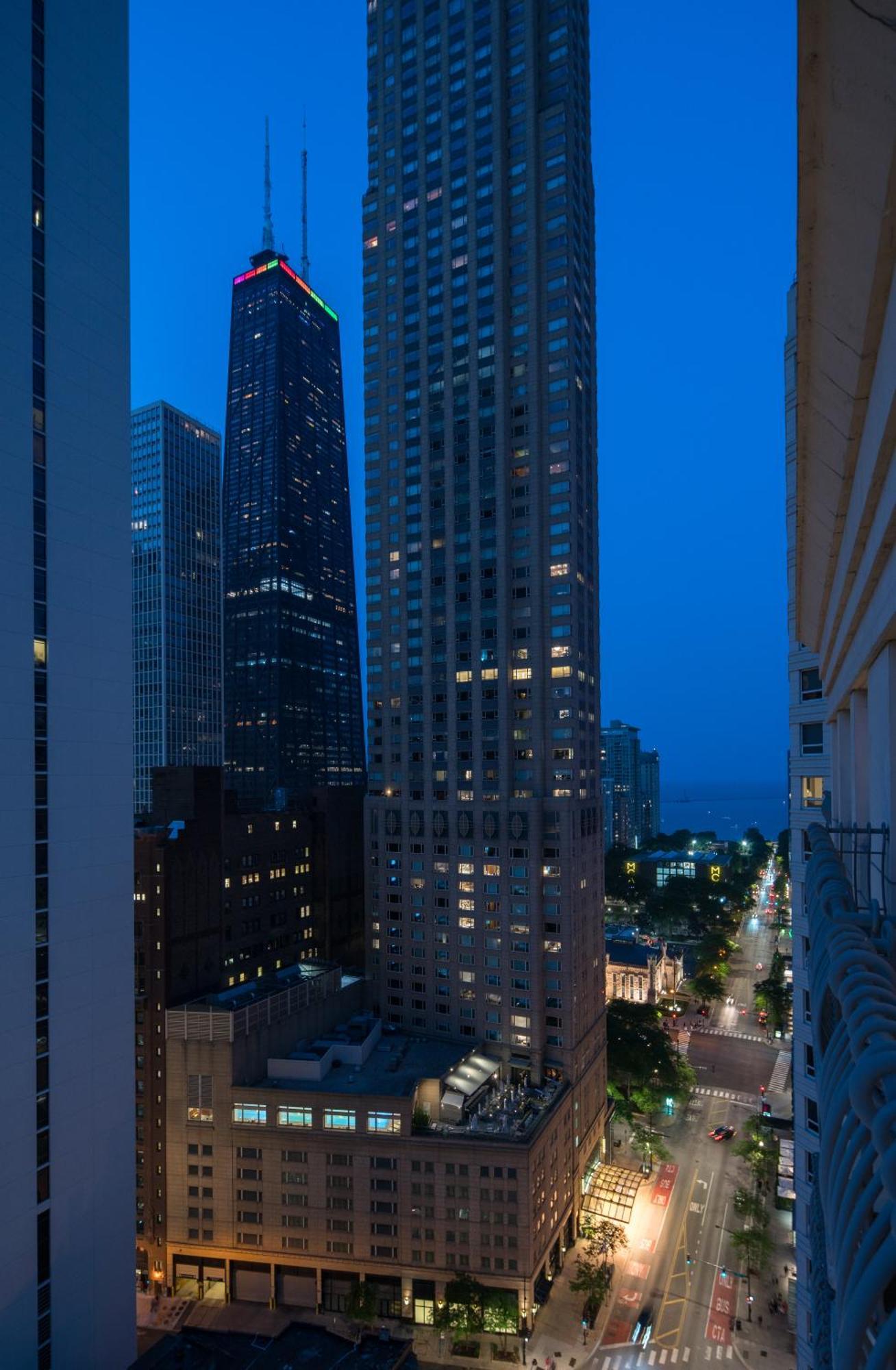 The Bernardin Gold Coast Luxury Apartments Near Magnificent Mile Chicago Exterior foto